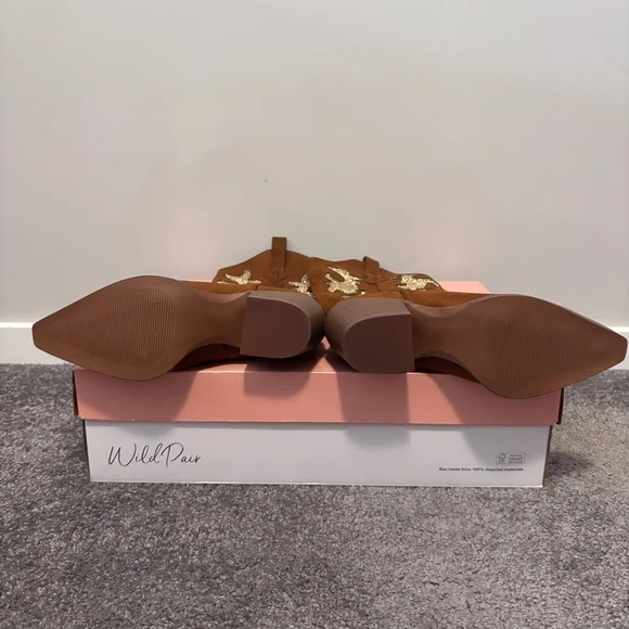 Wild Pair Women's Size 6.5 Brown Suede Cowboy Boots w/ Gold Crystals NIB - Picture 10 of 13